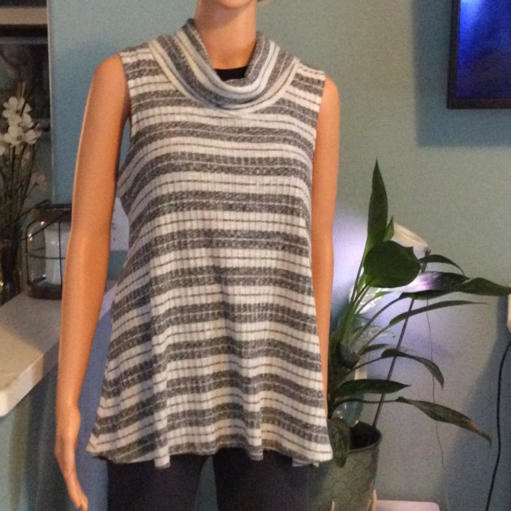 Striped Sleeveless Cowl Neck Sweater - Gray